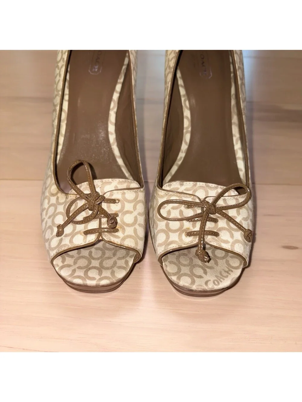 COACH Corey Pumps High Heel Bow Peep Toe Chunky Shoes 10 B Signature Lace Up